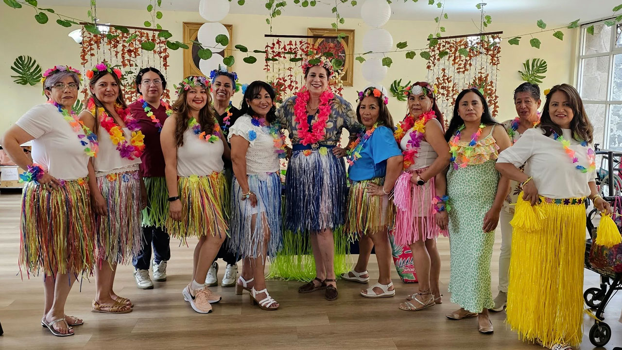 fiesta hawaiana dia madres 2025 1