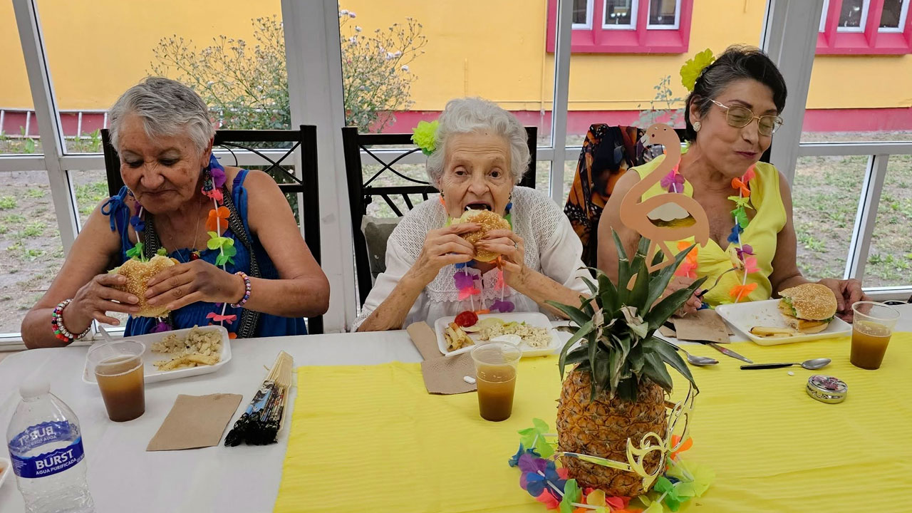 fiesta hawaiana dia madres 2025 3