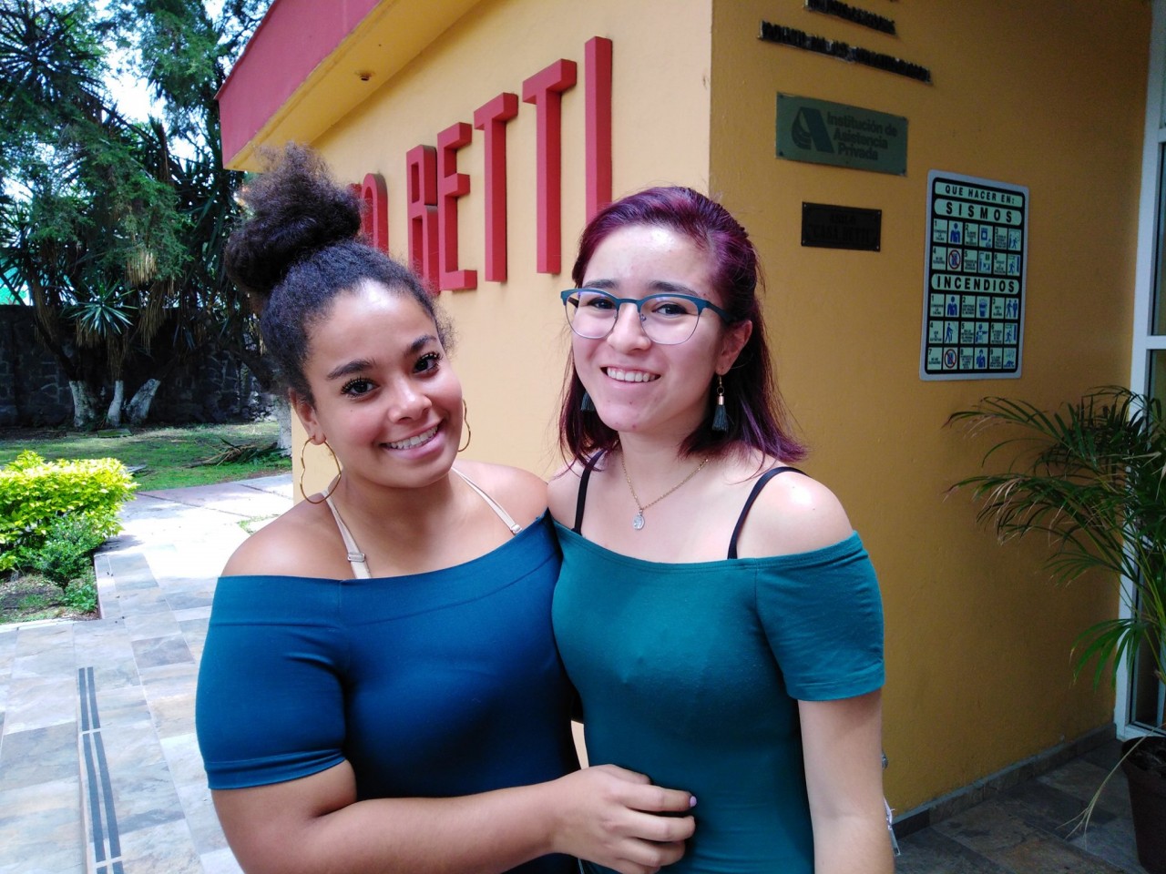 Fer y Jan, pedagogas de la Universidad Salesiana México